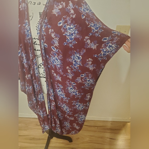 Angie | Burgundy with Blue Floral Print Bohemian Gypsy Kimono - Size: Large - Picture 6 of 9